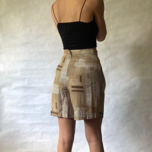 Adorable 80’s Vintage High Waisted Shorts - Picture 4 of 4